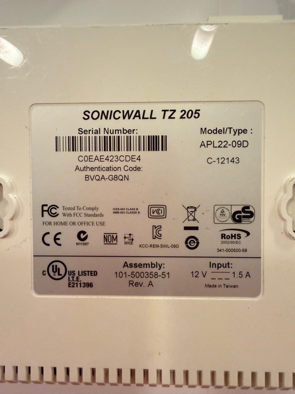 Sonicwall TZ205 Network Firewall VPN Security Appliance APL22-09D TZ 205 - Picture 2 of 8